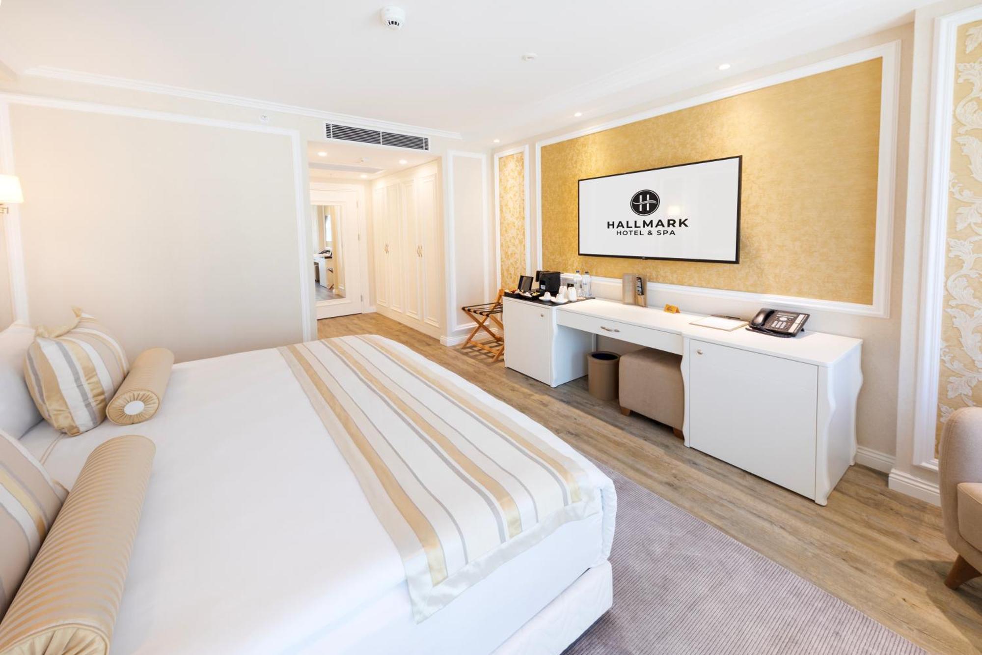 Hotel Hallmark & 4*